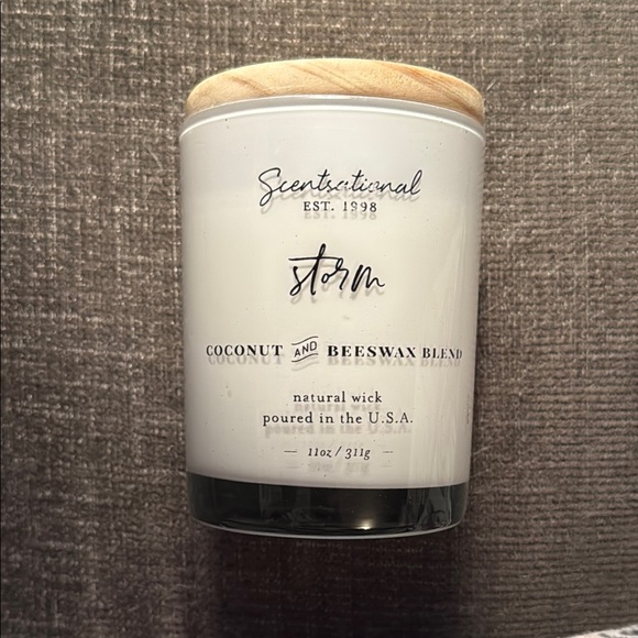 Storm Coconut and Beeswax Blend Candle - White - Picture 1 of 5